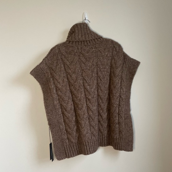 Tahari Sweater Vest New with Tags - Picture 2 of 7